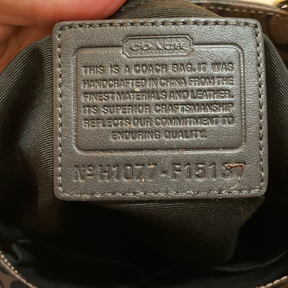 Coach Logo Print Brown Tote Hanndbag - Picture 16 of 16